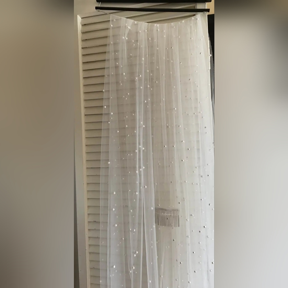 Pearl veil